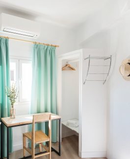 1-forenna-small-room